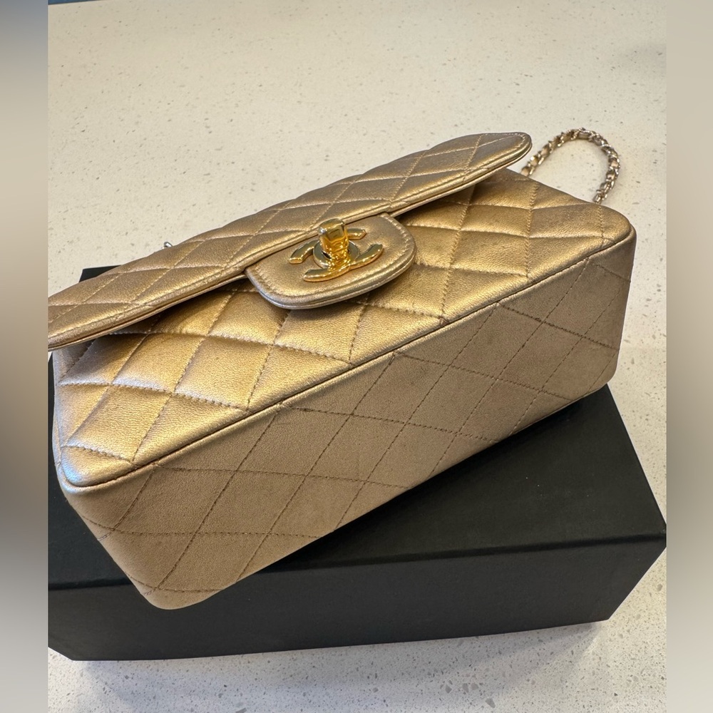 Chanel Classic Mini iridescent Gold with gold hardware - Picture 4 of 9